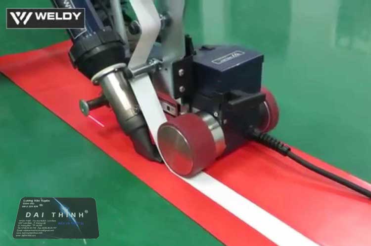 M&aacute;y h&agrave;n bạt biển quảng c&aacute;o Weldy Foiler ETL